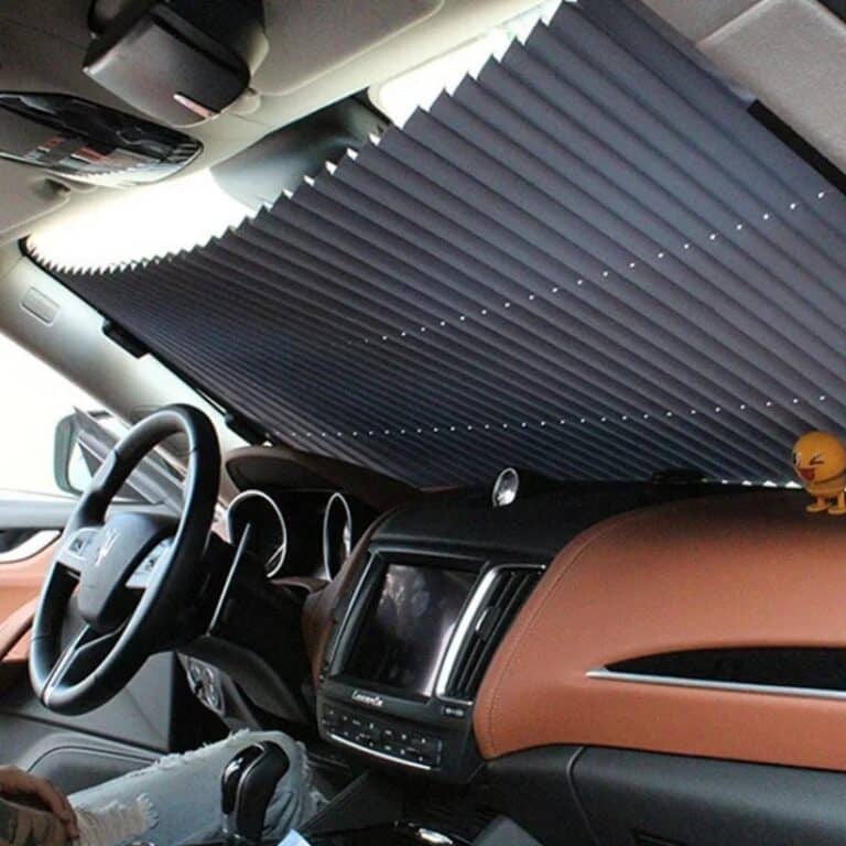 Rideau pare-soleil de pare-brise retractable