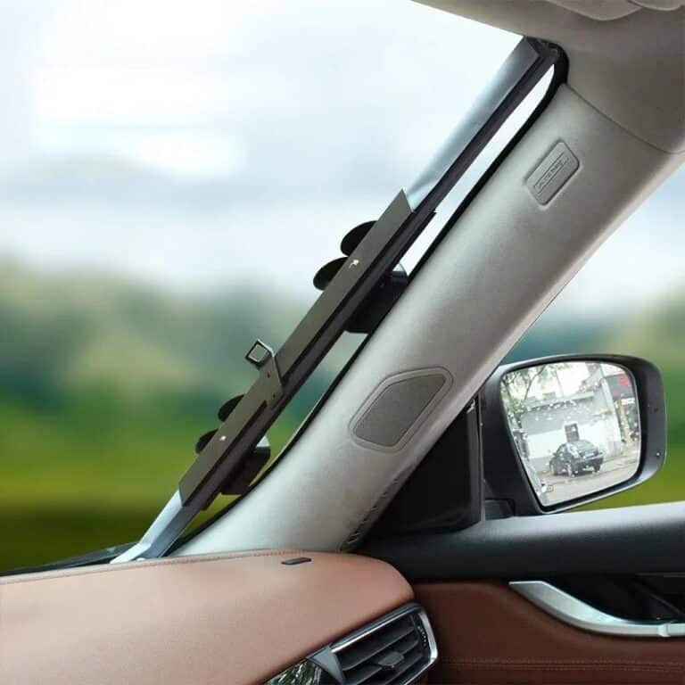 Rideau pare-soleil de pare-brise retractable