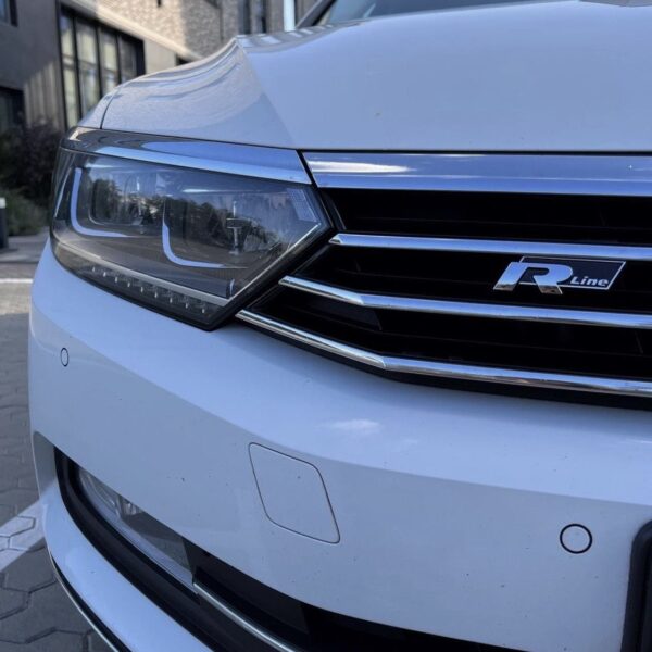 Emblem grille de calandre VW Passat B8 R-line black