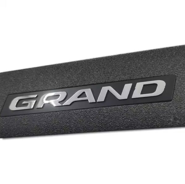 2025/11/1000051616.jpg Insigne coffre arriere GRAND i10