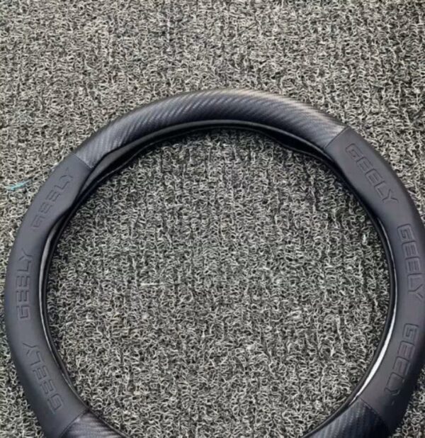 Couvre volant carbon pour Geely Coolray